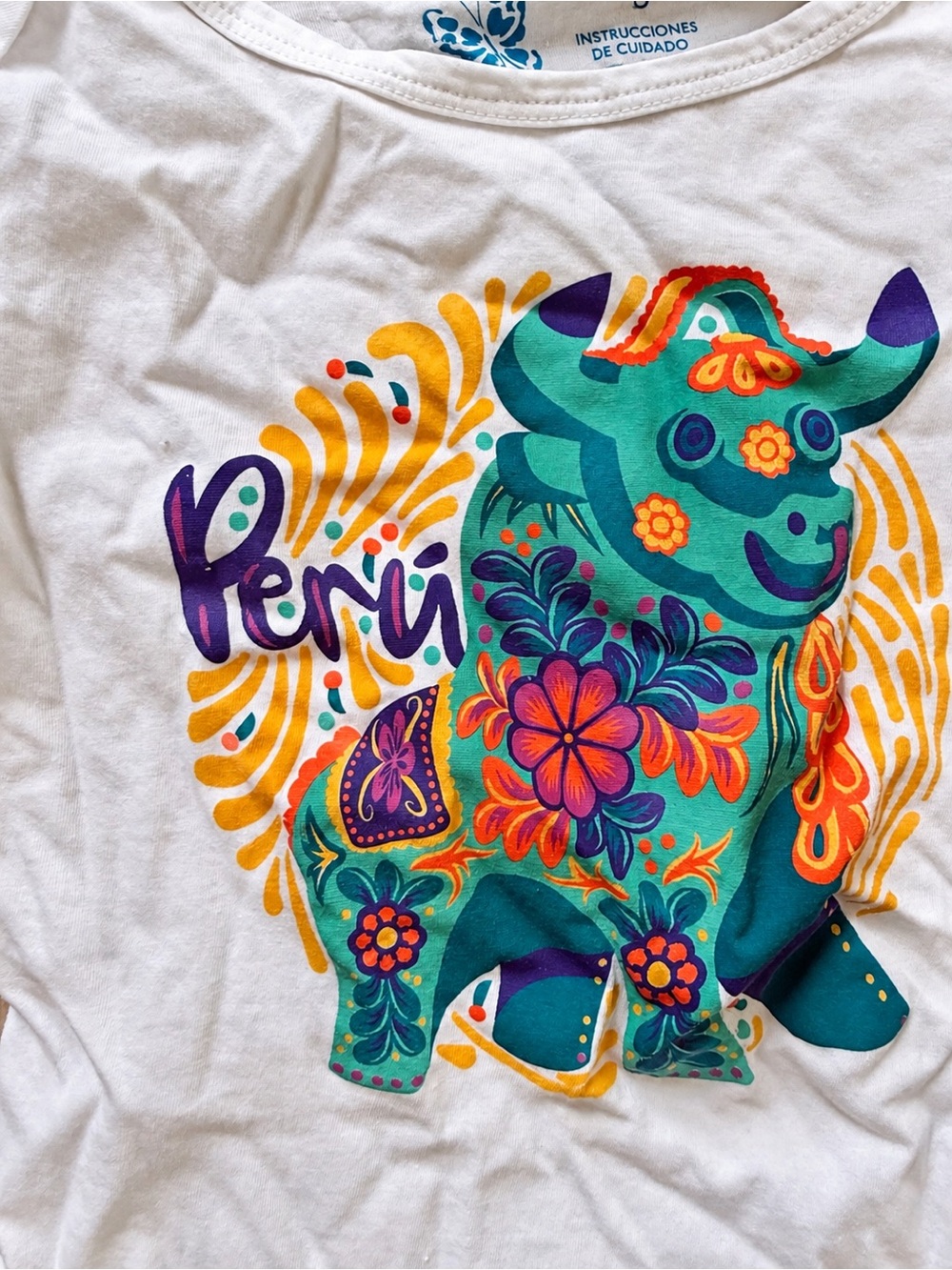 Womenโs Peru Torito de Pucarรก Graphic T-Shirt โ Size S